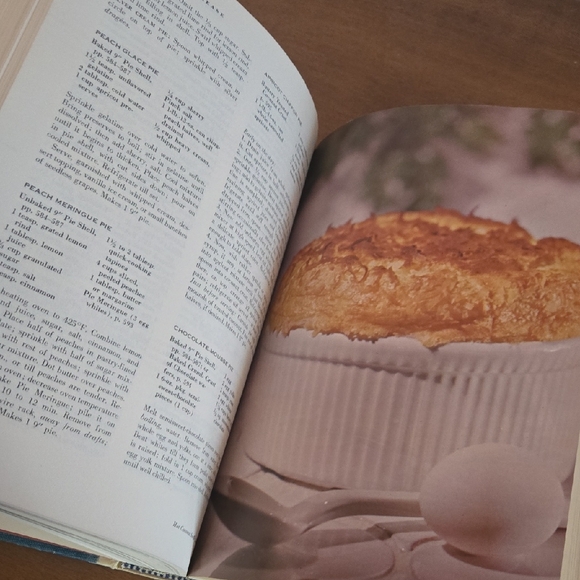 1963 Good Housekeeping Blue &Cream Cookbook by Hearst Corporation - Picture 5 of 10